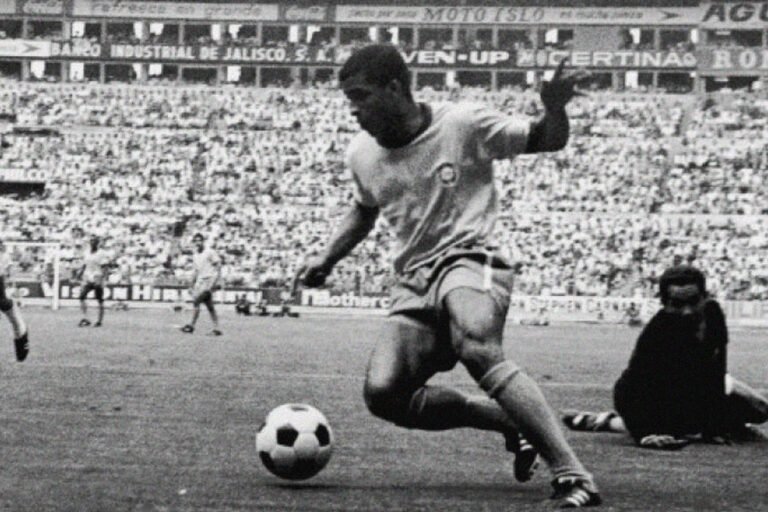 A Dualidade do Futebol Moderno: Entre a Máquina Tática e o Coração Quixotesco