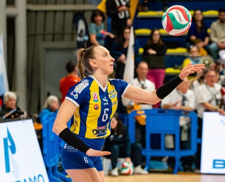 Liga Italiana de Vôlei Feminino: Edinara Garante Permanência na Elite e Gabi Avança aos Playoffs