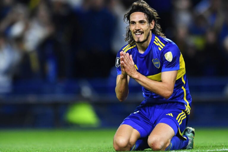 Edinson Cavani no Boca Juniors: Do Sonho de Glória ao Eco das Vaias na Bombonera