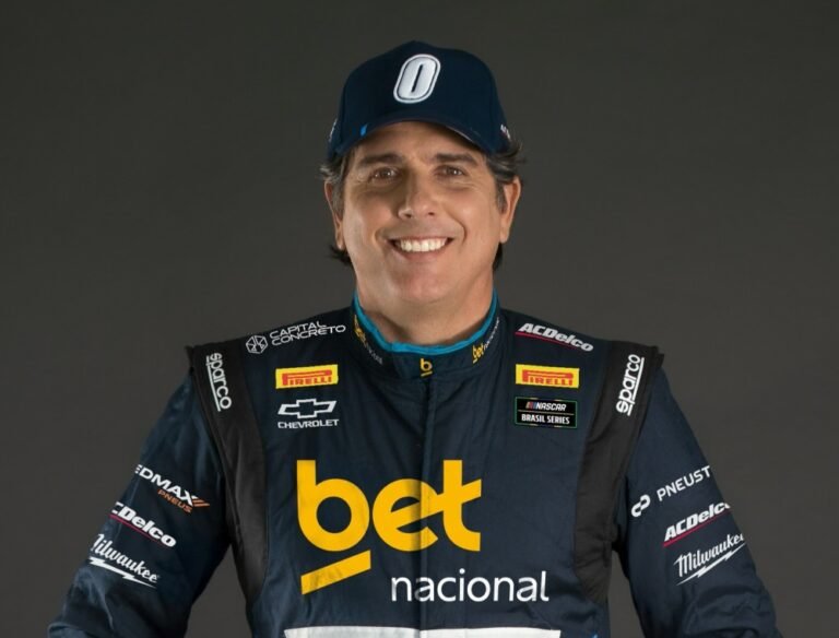 Cacá Bueno Renova com Team RC para a Temporada 2026 da NASCAR Brasil em Busca do Título