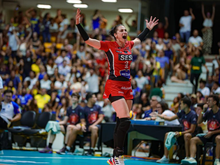 Vitória Heroica: Sesi Vôlei Bauru Supera Líder Gerdau Minas em Jogo Eletrizante no Recife