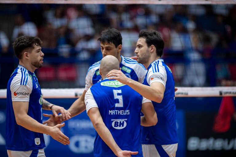 Sada Cruzeiro Reafirma Liderança da Superliga com Vitória Contundente sobre Guarulhos