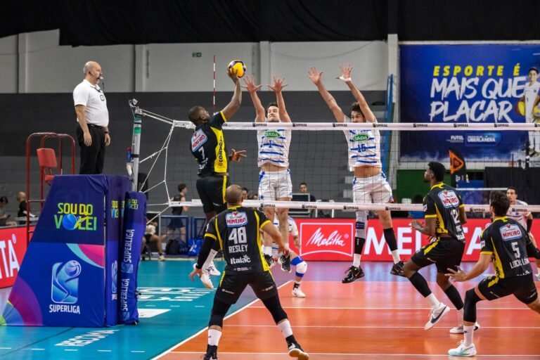Sada Cruzeiro É Superado pelo Praia Clube no Tie-Break, Mas Mantém Liderança Isolada da Superliga