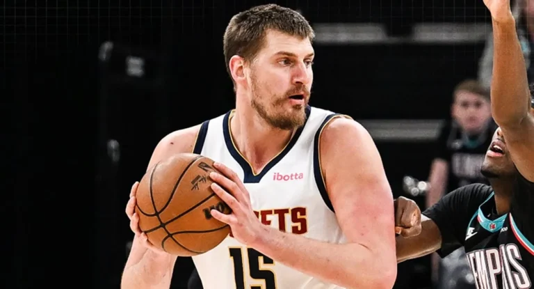 Nikola Jokic Reafirma Domínio e Se Aproxima de Recordes Históricos na NBA