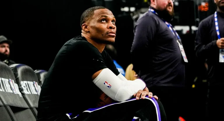 Sacramento Kings Choca Clippers em Noite de Triplo-Duplo Histórico de Russell Westbrook e Lesão de Kawhi
