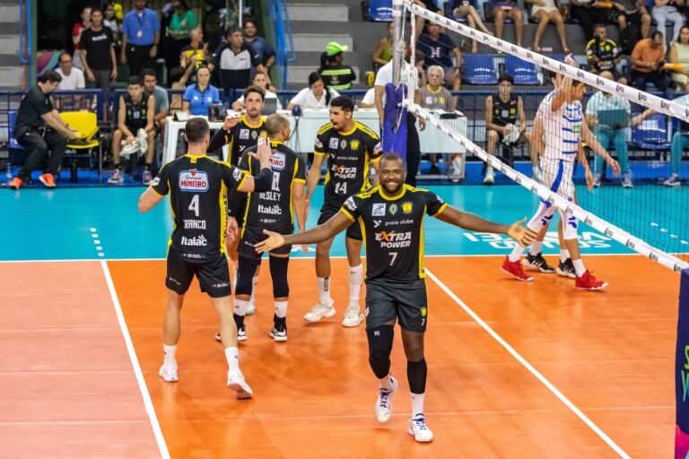 Vitória Épica: Praia Clube/Uberlândia Vôlei Supera Sada Cruzeiro em Clássico Inesquecível