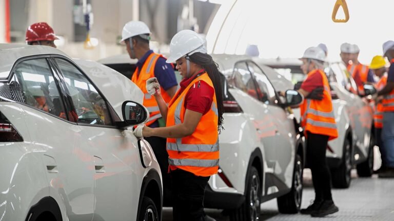 A Incursão Chinesa no Setor Automotivo Brasileiro: Lições do México e o Desafio das Tarifas