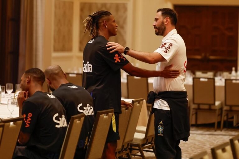 Danilo Retorna à Seleção Brasileira Após Quase Quatro Anos, Impulsionado por Maturidade e Fase Artilheira Inédita
