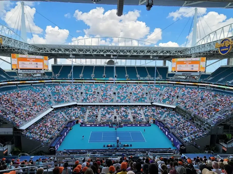 Miami Open 2026: Dominância dos Favoritos e Surpresas Marcam o Quarto Dia em Hard Rock
