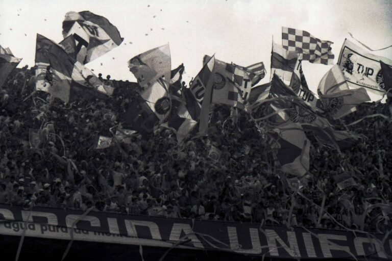 Futebol: Um Duelo de Eras – Comparativo Entre 1980 e 2020