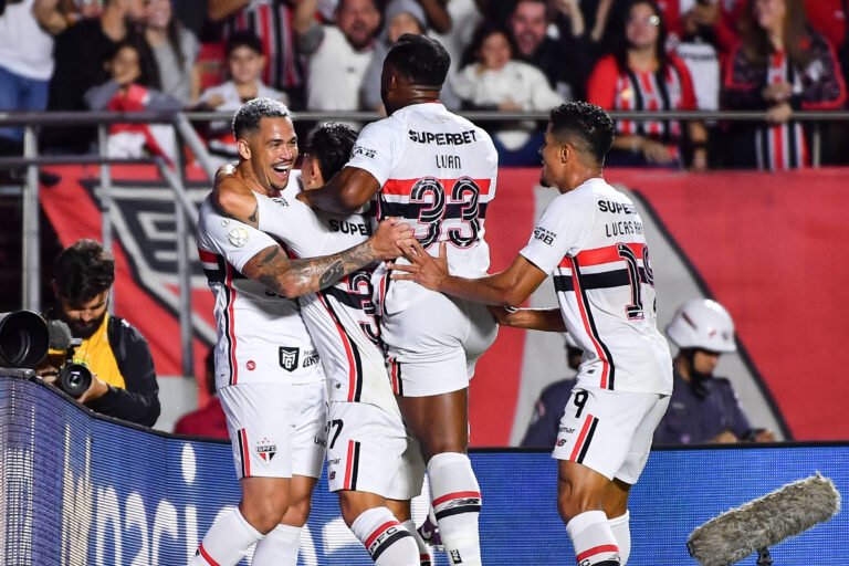São Paulo e Corinthians Avançam na Copa do Brasil com Vitórias por Placar Mínimo