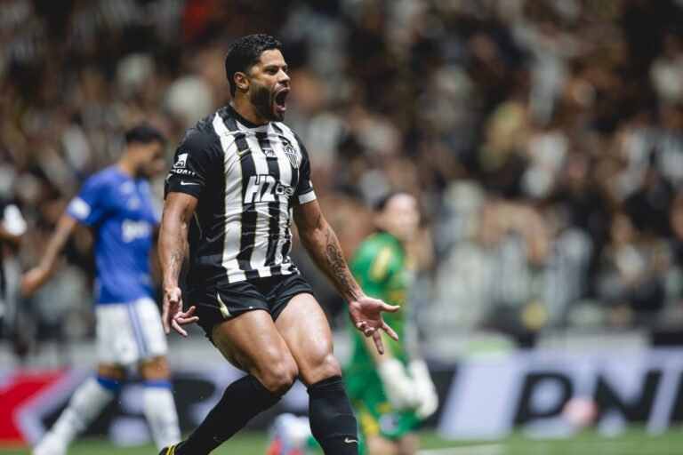 Hulk no Fluminense: Regulamentos da CBF e Conmebol Definem Cenário para Transferência
