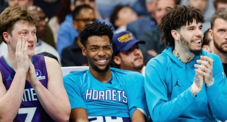 Play-in da NBA 2025/26: Confrontos Decisivos de 17 de Abril Definem Últimas Vagas nos Playoffs
