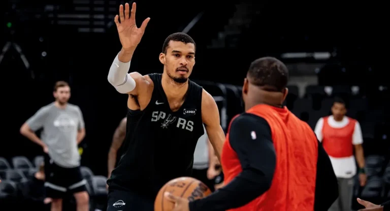 Victor Wembanyama: Protocolo de Concussão e Impacto nos Playoffs da NBA para os Spurs