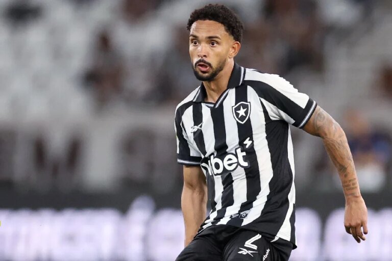 Vitinho e a Virada de Página: Franclim Carvalho Impulsiona o Botafogo