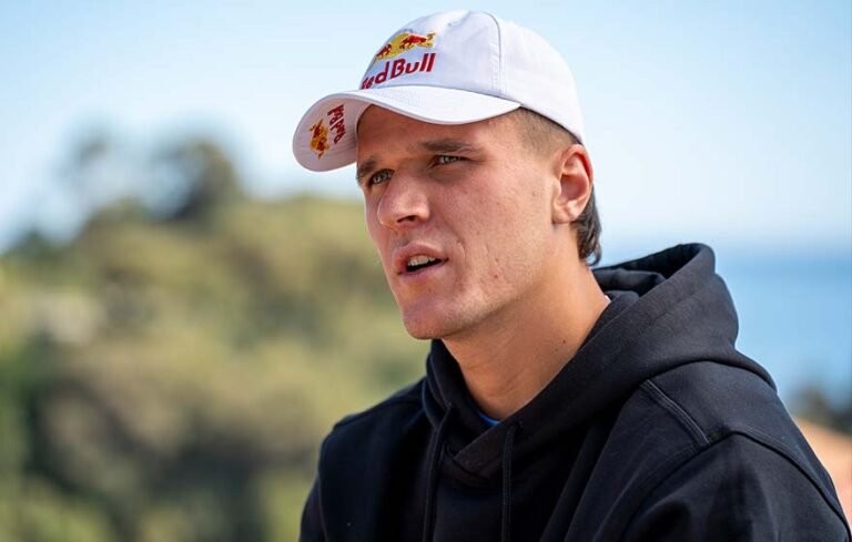 Jakub Mensik se Retira do Masters 1000 de Monte Carlo por Lesão, Abrindo Caminho para Lucky-Loser