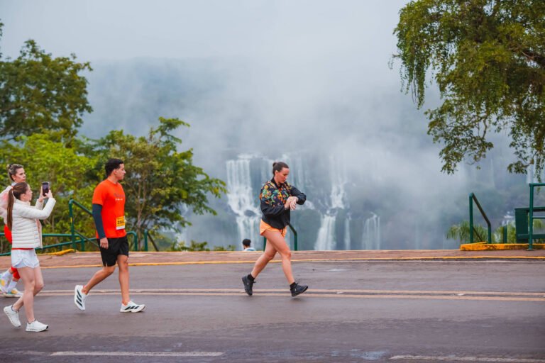 Meia-Maratona das Cataratas do Iguaçu: Desafio da Onça Testa Atletas em Duas Corridas