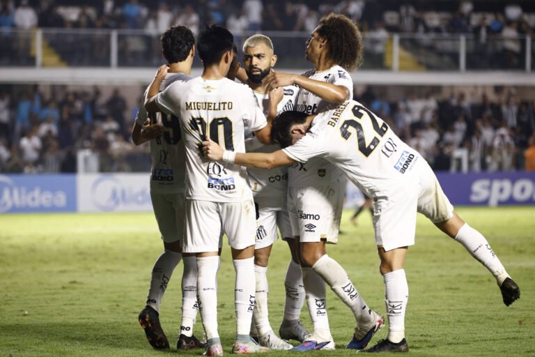 Santos Vence Deportivo Cuenca por 3 a 0 e Garante Vaga no Mata-Mata da Copa Sul-Americana