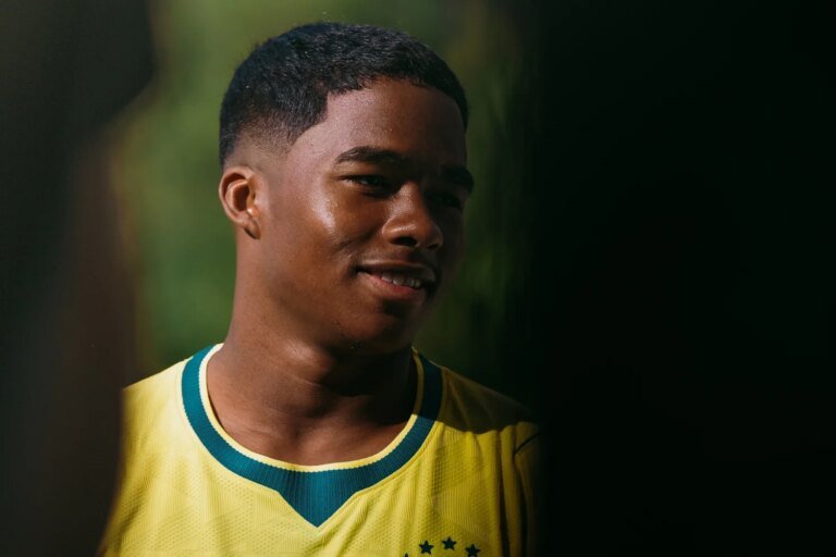Endrick Almeja Duelo com Cristiano Ronaldo na Próxima Copa do Mundo