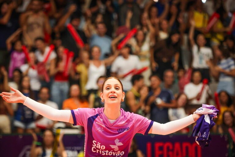 Camila Brait: Despedida Emocionante e Memorável Reúne Lendas do Vôlei em Sacramento