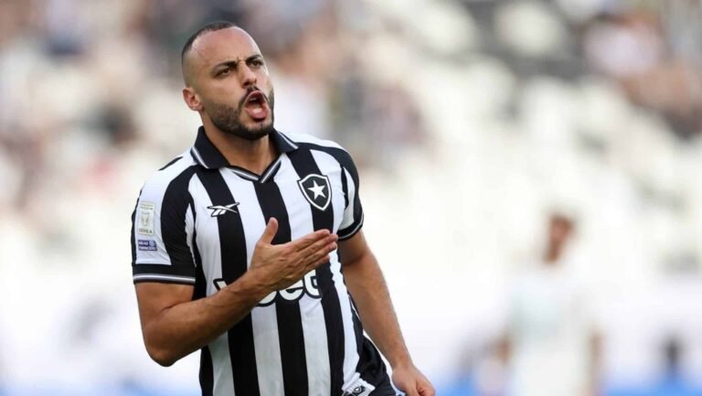 Botafogo Vence Corinthians com Hat-trick de Arthur Cabral na Despedida de Barboza
