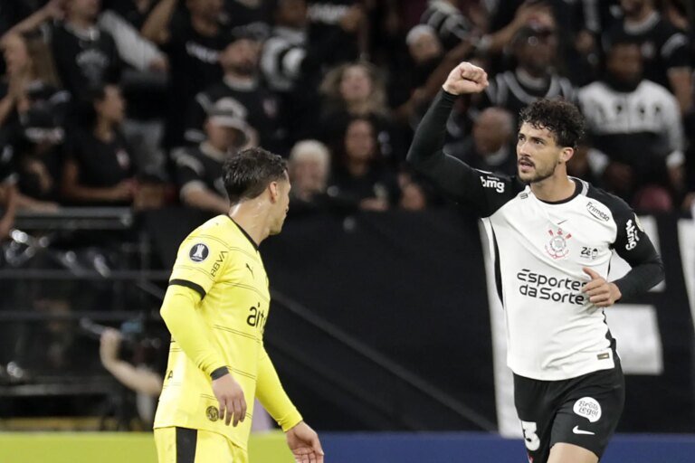 Corinthians Mantém 100% na Libertadores com Vitória Dominante sobre Peñarol