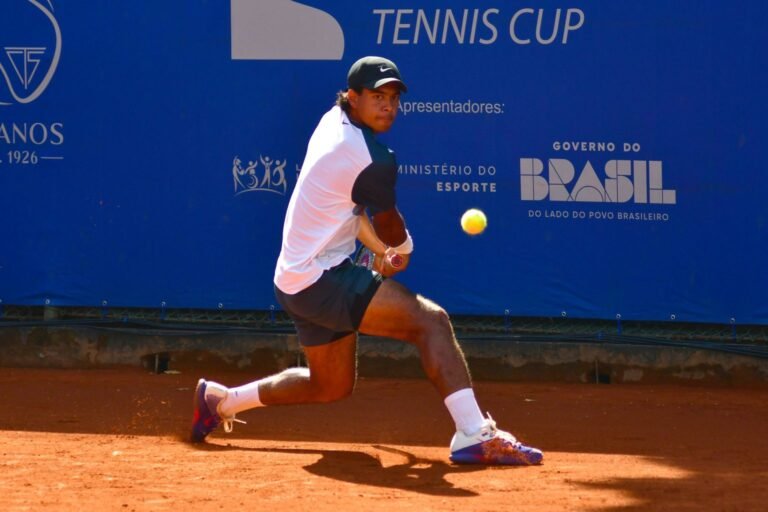 Tênis: Brasileiros Agitam as Quadras de Roland Garros e Estrasburgo nesta Segunda-feira