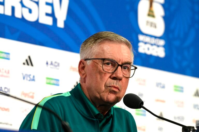 Ancelotti Surpreende em Coletiva da Copa do Mundo com Domínio Multilíngue