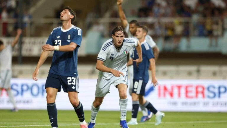 Itália Vence Grécia por 1 a 0 em Amistoso Internacional, Mesmo com Jogador a Menos