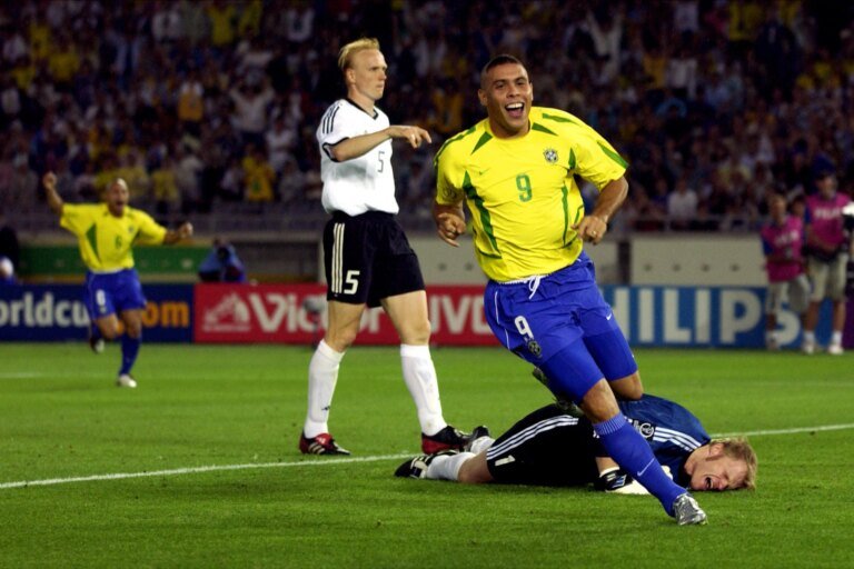 Mega Sport: The Athletic Avalia Camisas Históricas das Copas, Com Destaques para Brasil 2002 e 1986