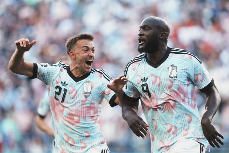 Bélgica Goleia EUA e Avança às Quartas; Espanha Vence Duelo Ibérico na Copa do Mundo