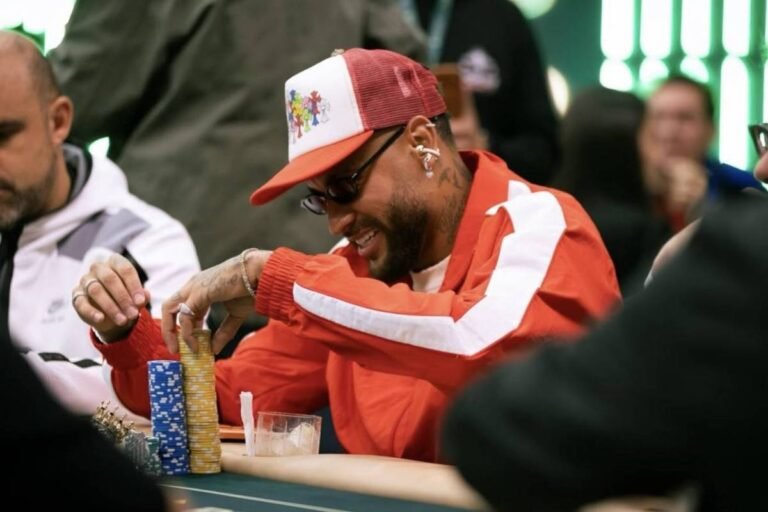 Neymar volta ao Santos: Pôquer supera bola após Copa