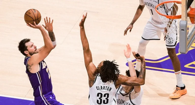 Lakers Reformulam Elenco na Agência Livre e Geram Debate Entre Fãs