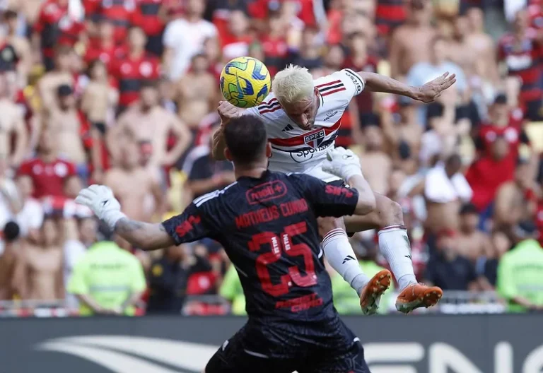 São Paulo x Flamengo Tricolor tenta repetir feito no Maracanã