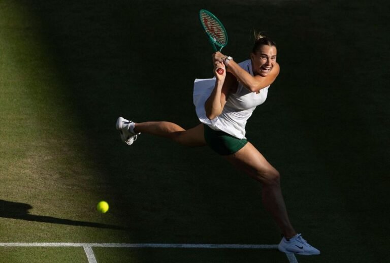 Wimbledon: Sabalenka Enfrenta Osaka em Duelo de Gigantes na Quadra de Grama